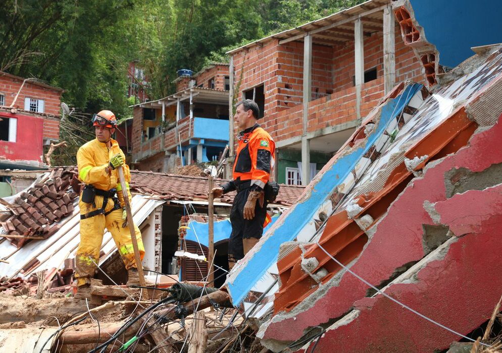 Bombeiros encontram última pessoa desaparecida em São Sebastião