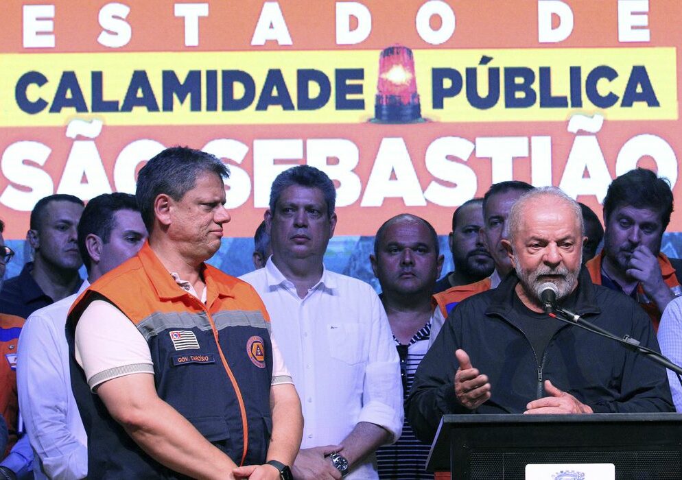 Lula promete reconstrução de casas em áreas seguras em São Sebastião