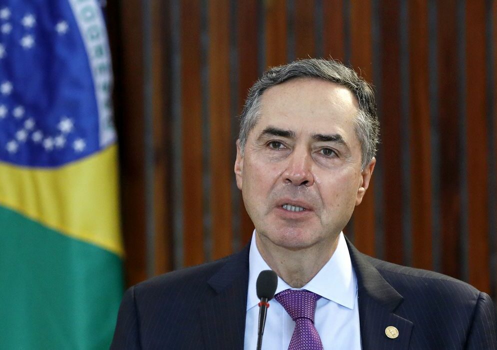 Ministro do STF Luís Roberto Barroso recebe alta hospitalar