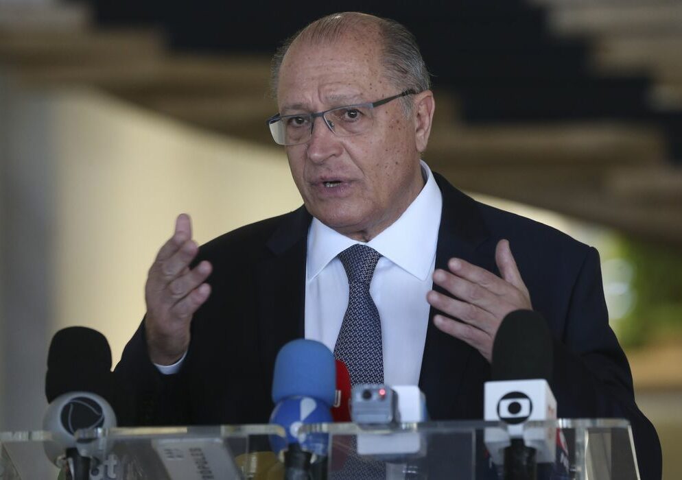 Alckmin diz que reforma tributária tem que ser feita neste ano