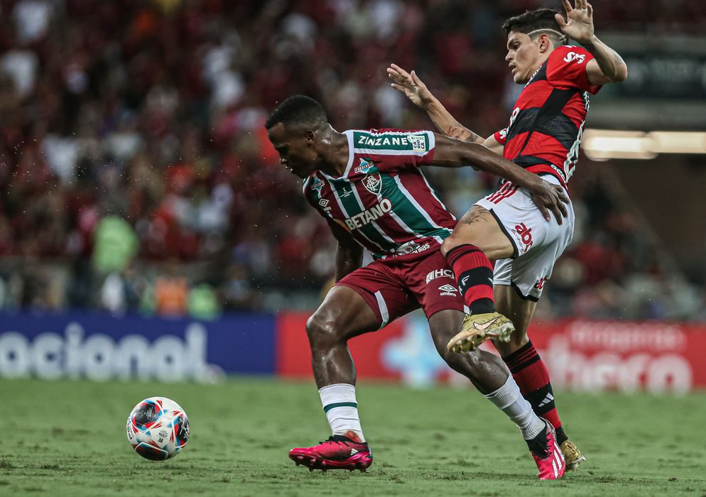 Flamengo vence primeiro duelo contra o Fluminense pelo Carioca