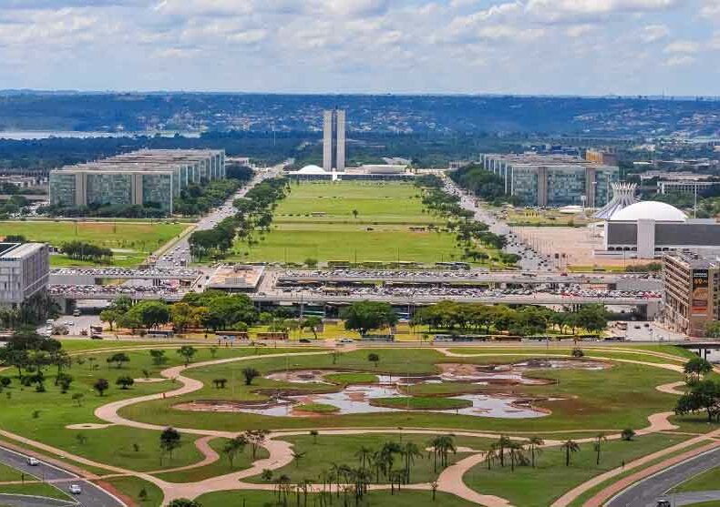 brasilia-agora-esplanada-Esplanada-dos-Ministerios-_-Foto-Arquivo-Agencia-Brasilia-aspect-ratio-768-541