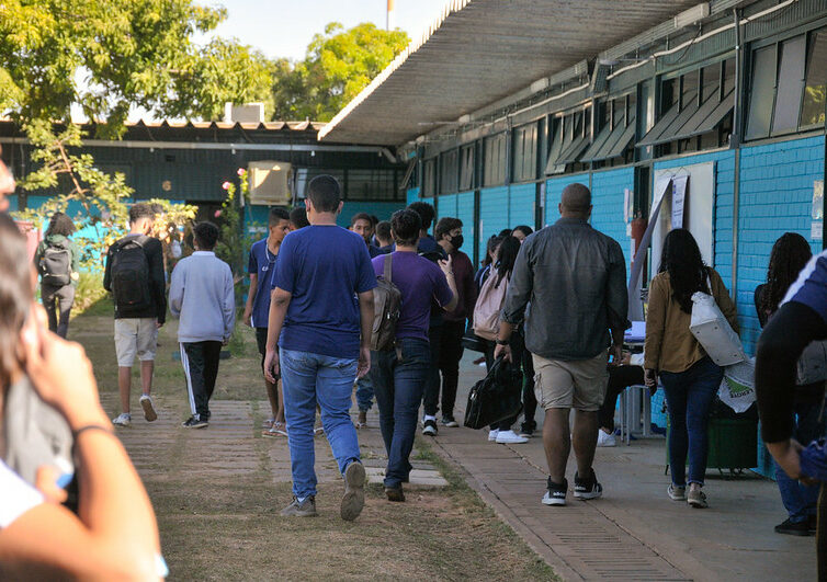 DF lidera percentual de estudantes que concluíram o ensino médio