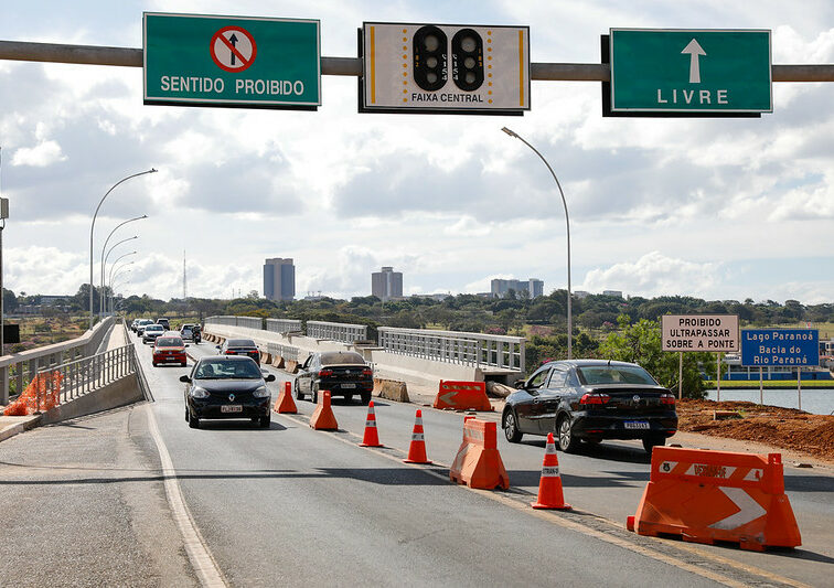 Ponte Honestino Guimarães está reaberta ao trânsito