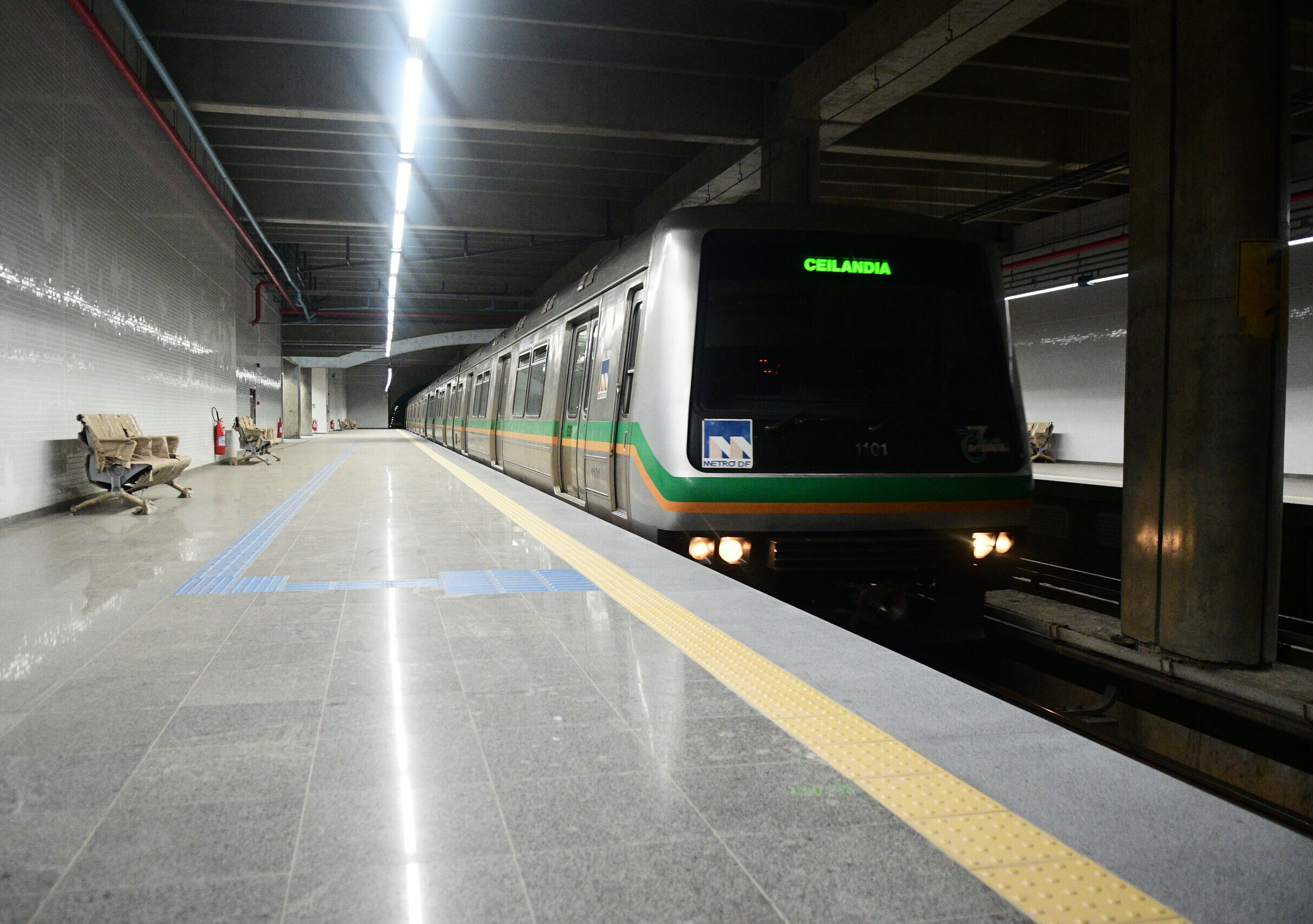 Vigilante do Metrô-DF é atropelado por trem próximo a estação Taguatinga Sul