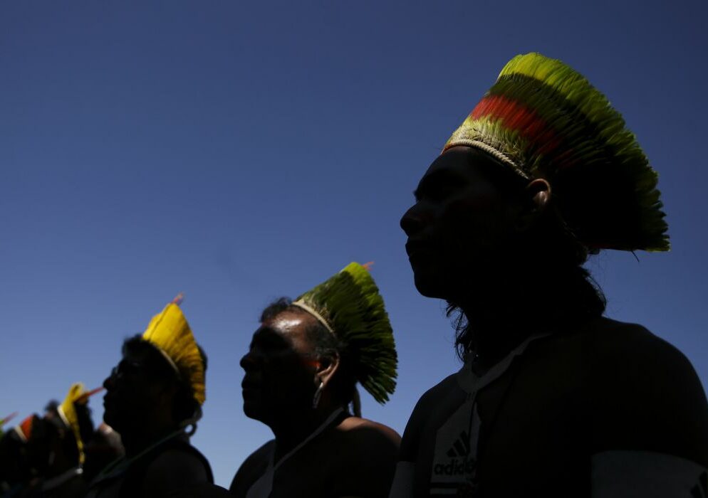 Indígenas protestam em Brasília contra marco temporal