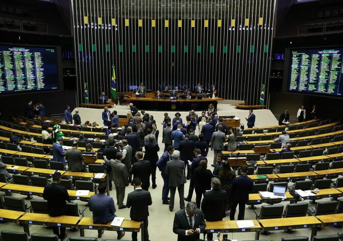 Câmara vai analisar emendas sobre Fundeb e FCDF no projeto do arcabouço fiscal