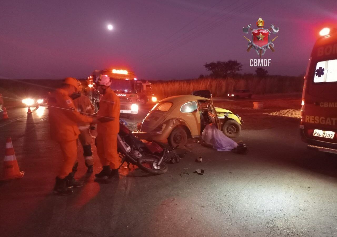 Colisão entre carro e moto deixa vítima fatal na DF-495 em Santa Maria