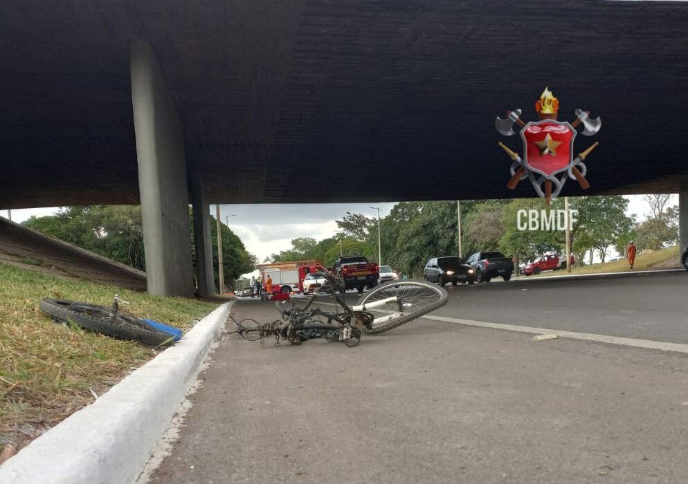 Ciclista fica gravemente ferido após ser atropelado no Eixão Norte de Brasília