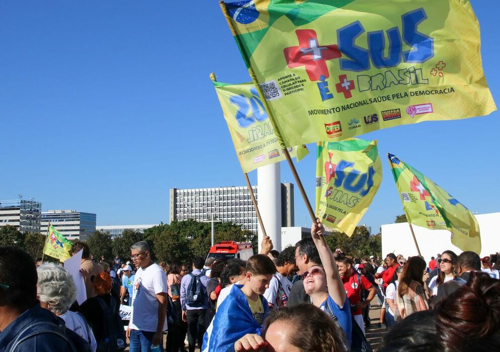 Ato em Brasília faz defesa do SUS, da vida e da democracia