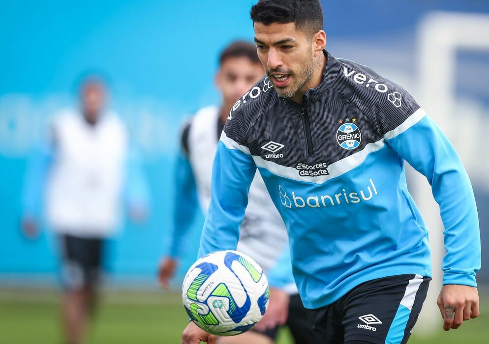 Grêmio tenta frear líder Botafogo em Porto Alegre