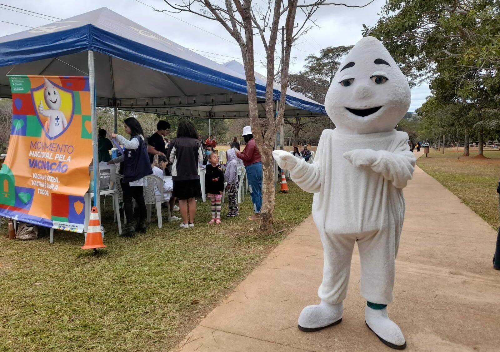 Vacinação no Zoológico traz prevenção contra gripe, covid e outras doenças