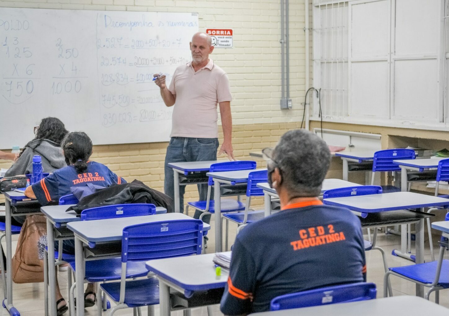 GDF envia proposta​ para incorporar gratificações a salário dos professores