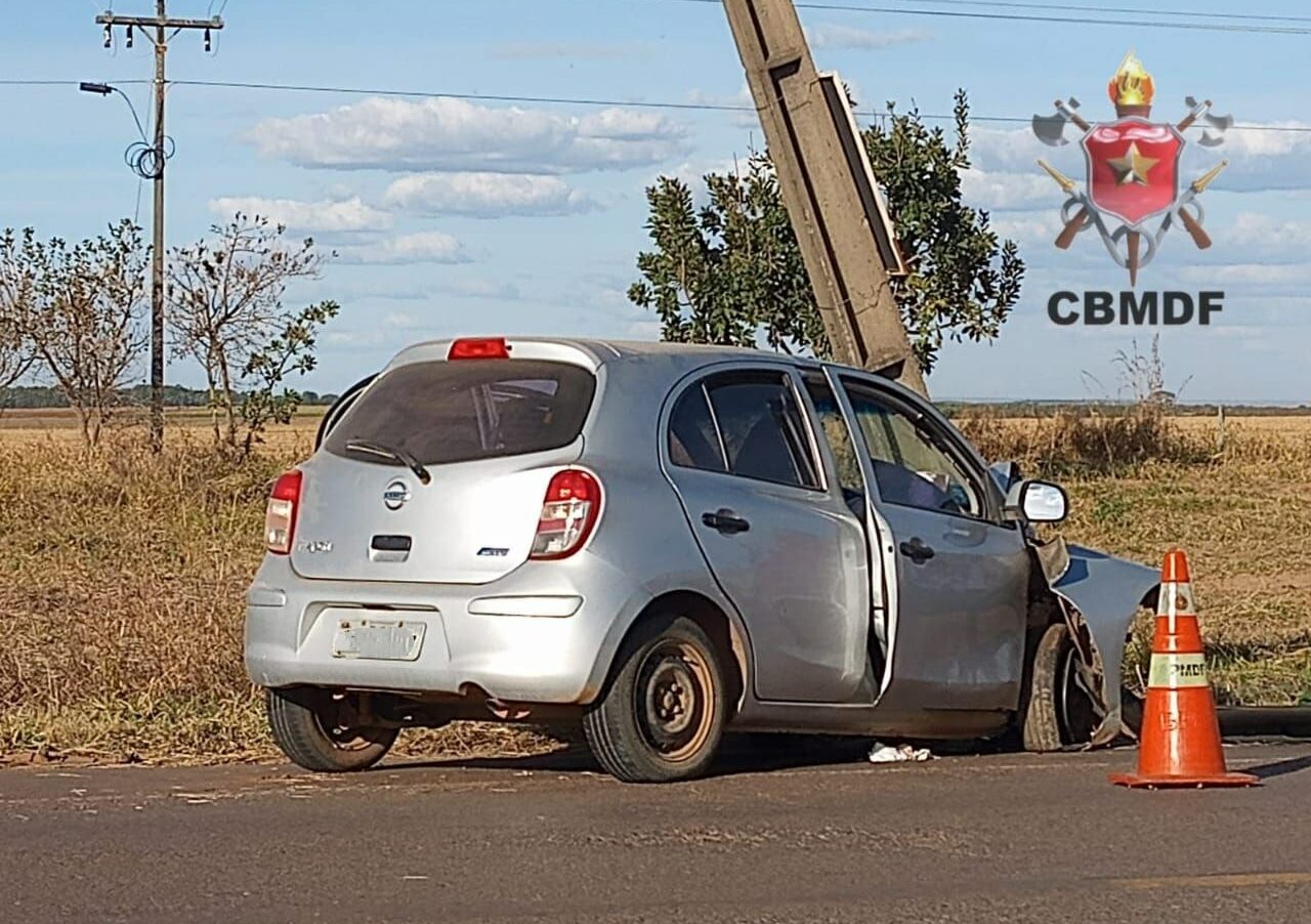 Carro colide em poste e idosa vem a óbito próximo ao Café Sem Troco na DF-130