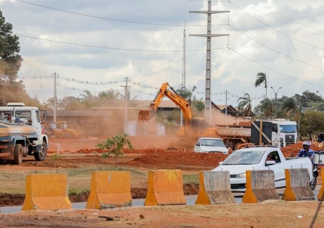 Desvio no trânsito para obras no Viaduto do Itapoã