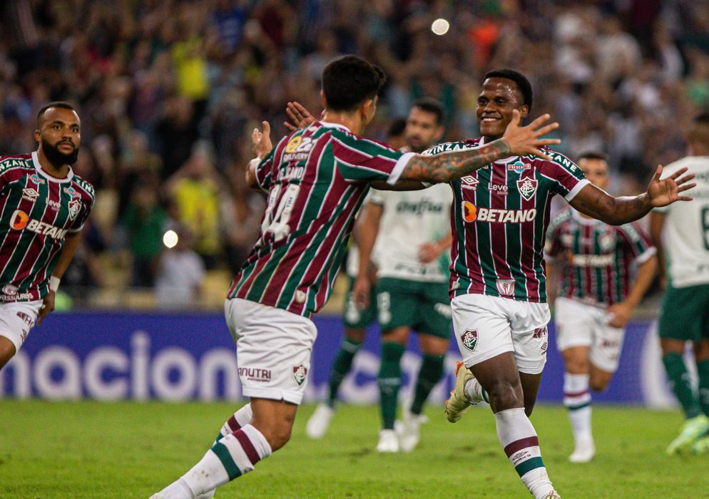 Fluminense derrota Palmeiras e assume 3ª posição do Brasileiro