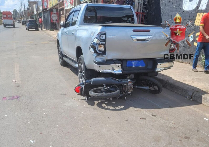 Motociclista colide em traseira de caminhonete e não resiste aos ferimentos