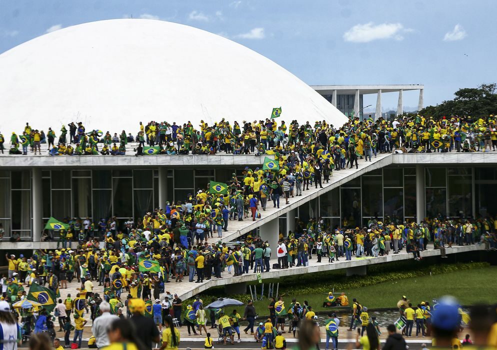 PGR vai ao STF contra lei de Porto Alegre que celebra atos golpistas