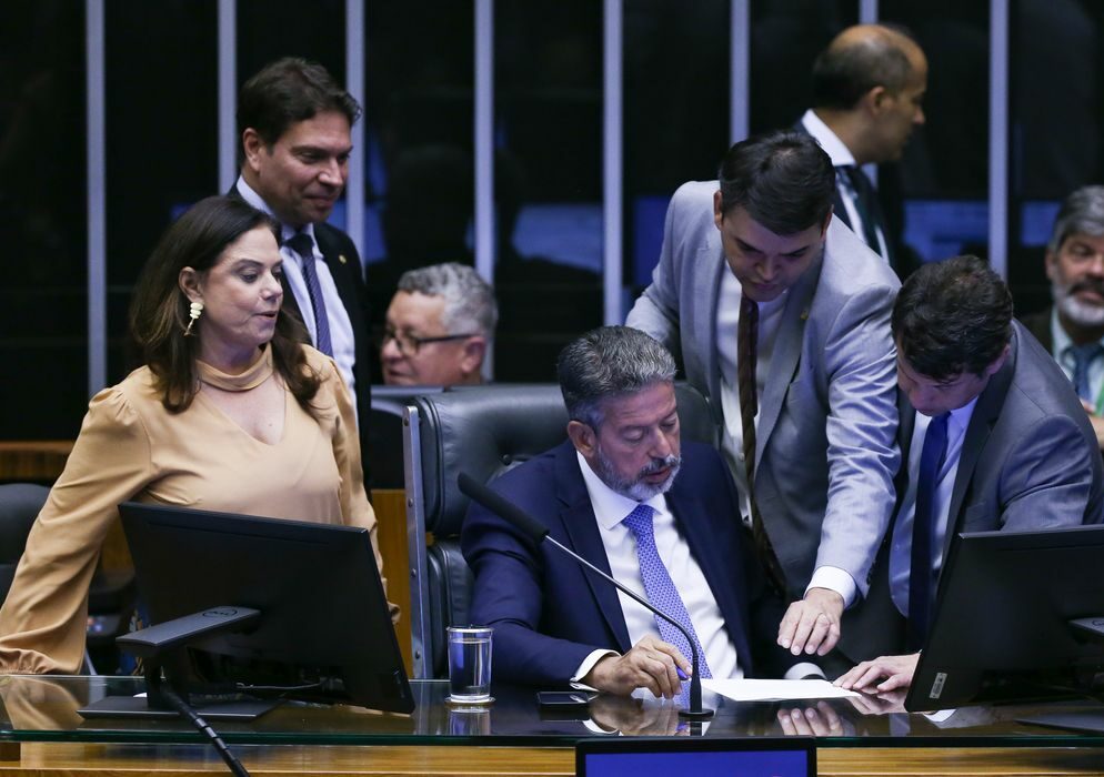 Câmara conclui votação do projeto que altera regras eleitorais