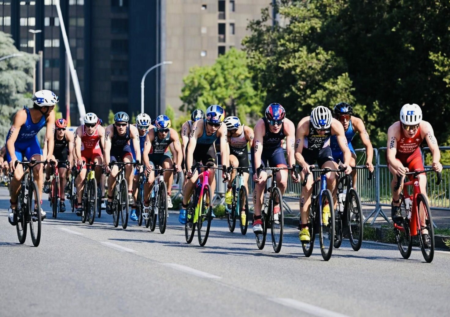 World Triathlon Cup é atração do Lago Paranoá neste domingo (15)