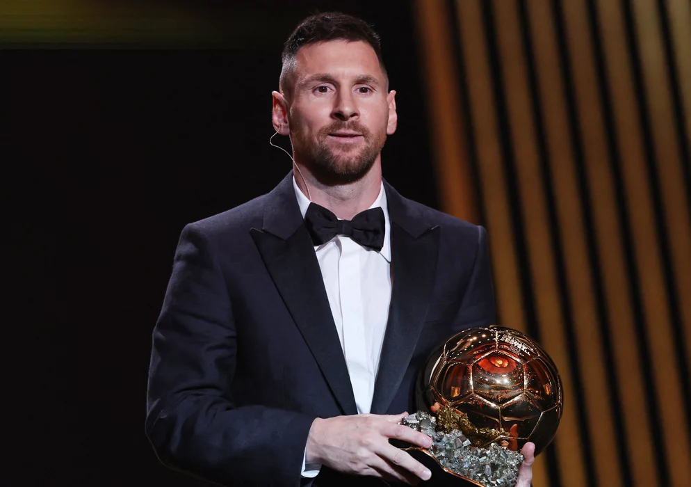 Messi conquista Bola de Ouro da France Football pela oitava vez