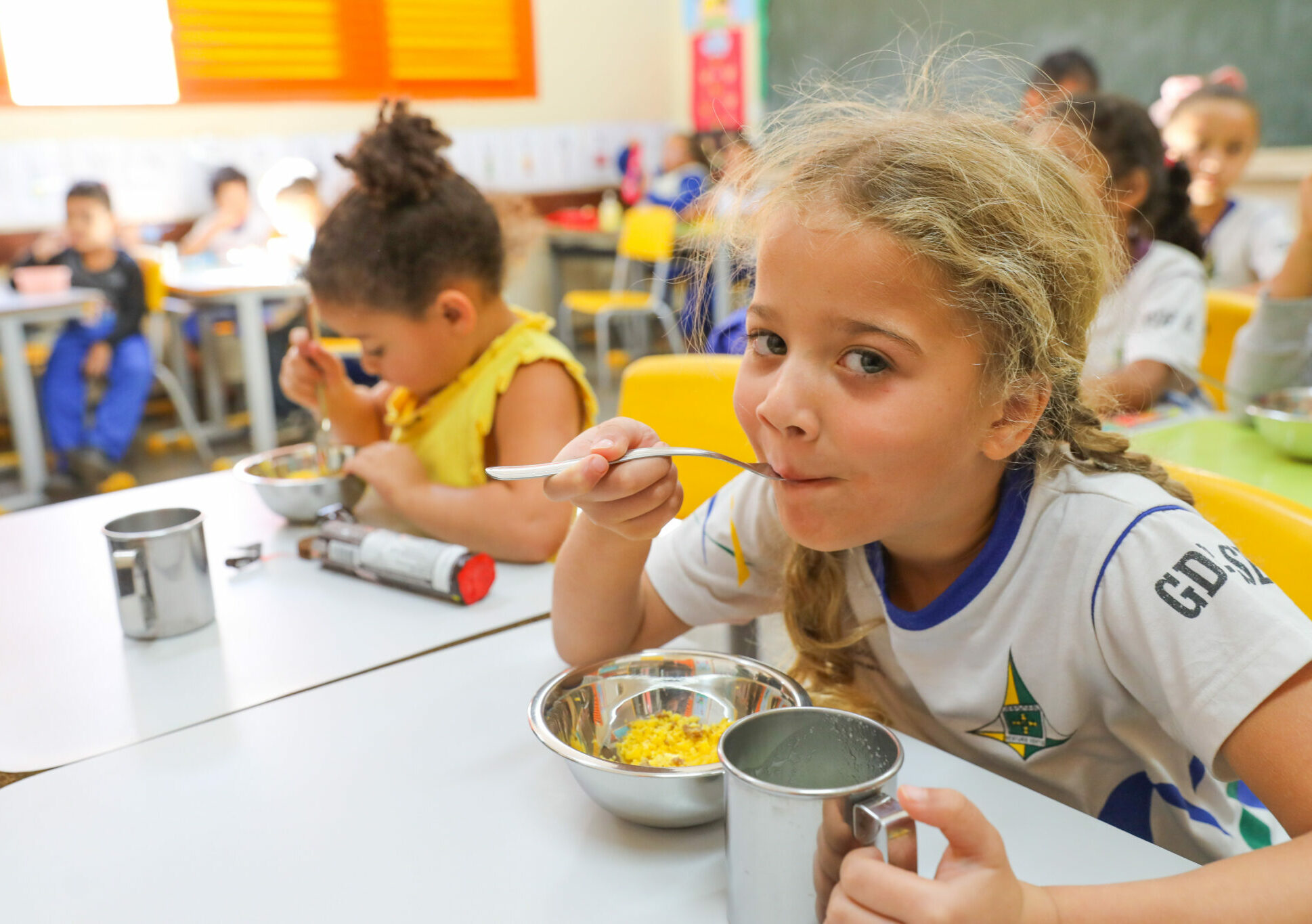 Merenda-Escolar-Foto-Paulo-H-Caravlho-1-2048x1365-1-aspect-ratio-768-541