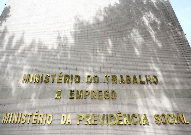 Para reduzir fila, INSS passa a conceder auxílio doença sem perícia