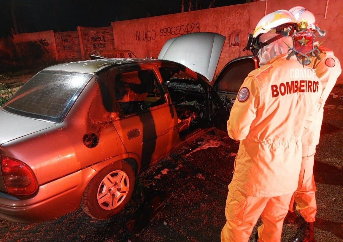 Corpo é encontrado em carro incendiado na Colônia Agrícola 26 de Setembro, às margens da DF 001