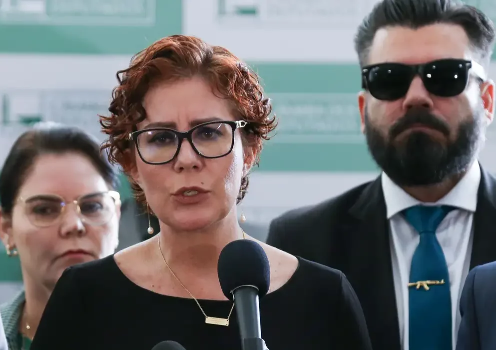 Carla Zambelli nega ter contratado hacker para prejudicar Moraes