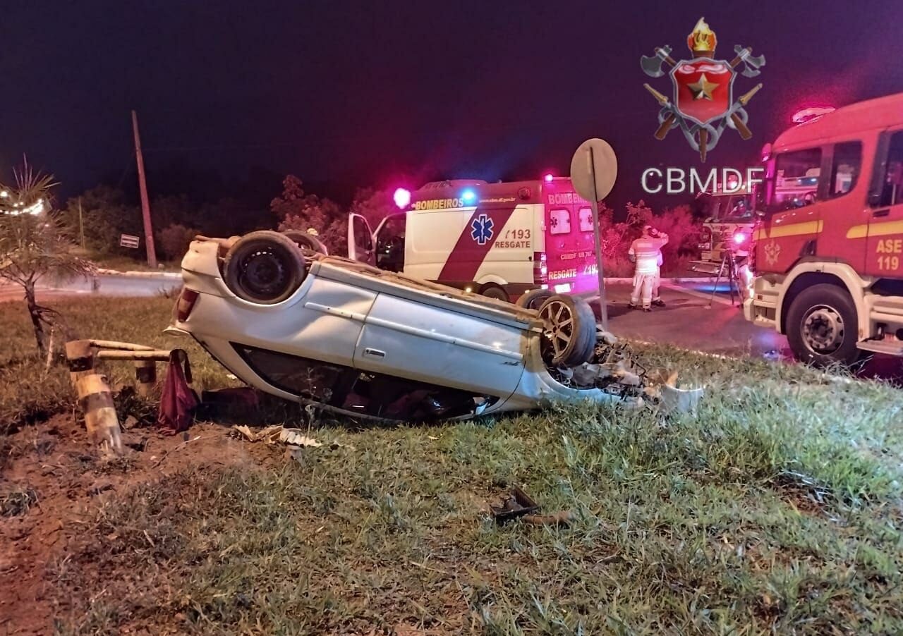 Motorista morre após capotar veículo em rotatória do Park Way