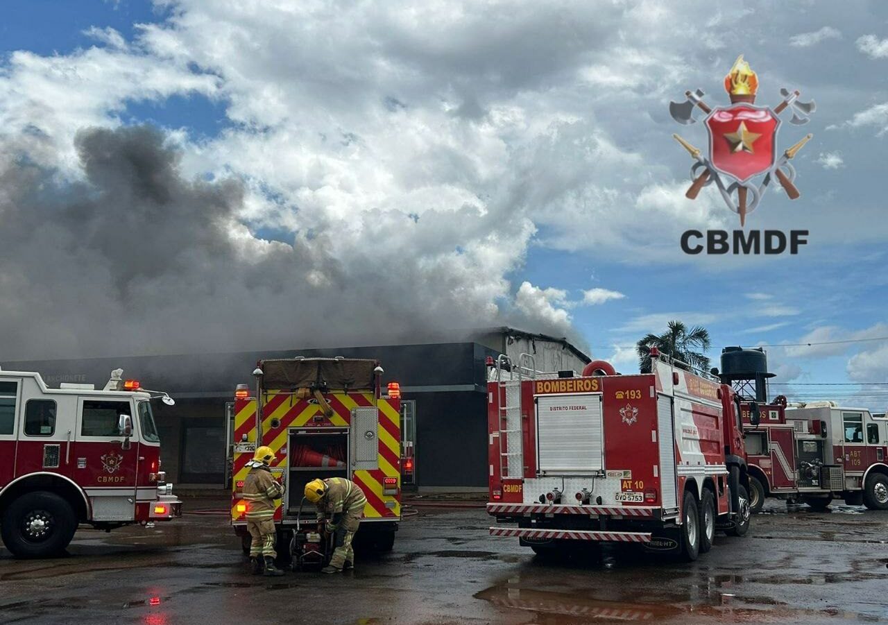 Incêndio em restaurante mobiliza bombeiros na Ponte Alta do Gama