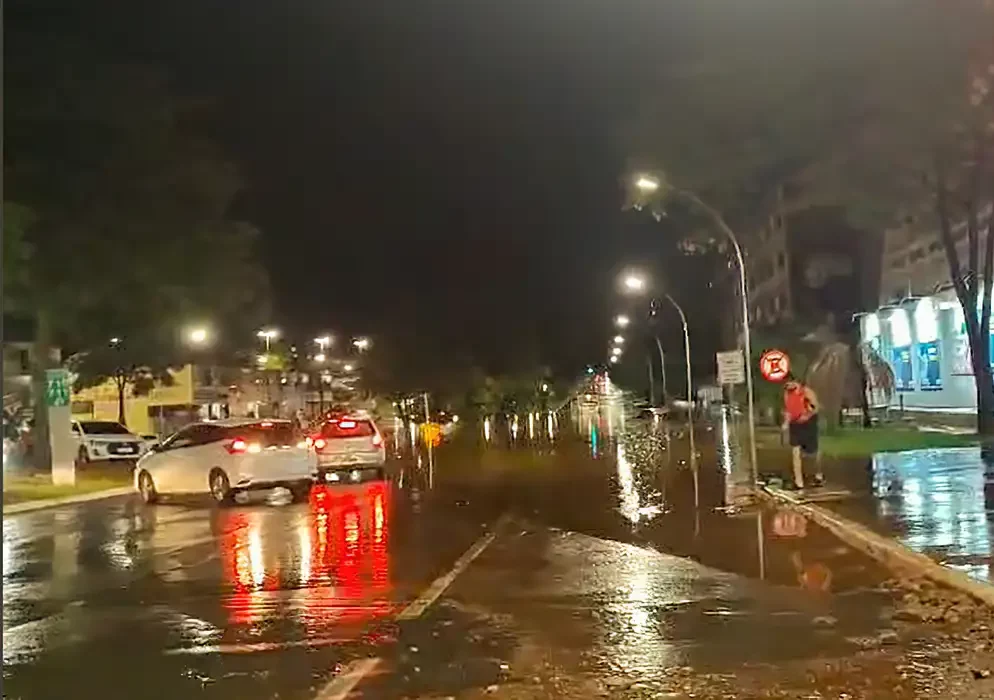 Forte chuva no DF causa alagamentos e queda de energia