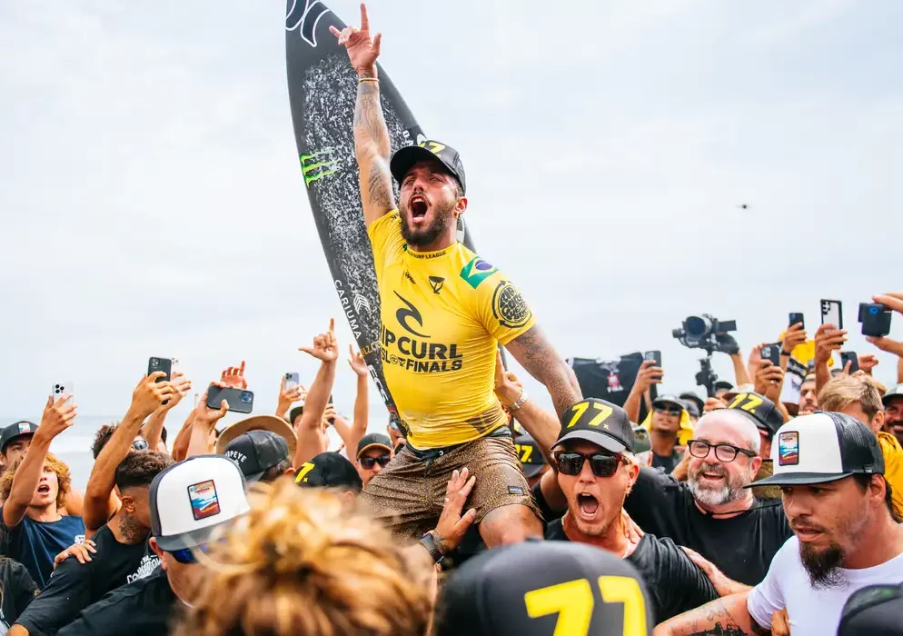 Filipe Toledo anuncia pausa temporária no Circuito Mundial de Surfe