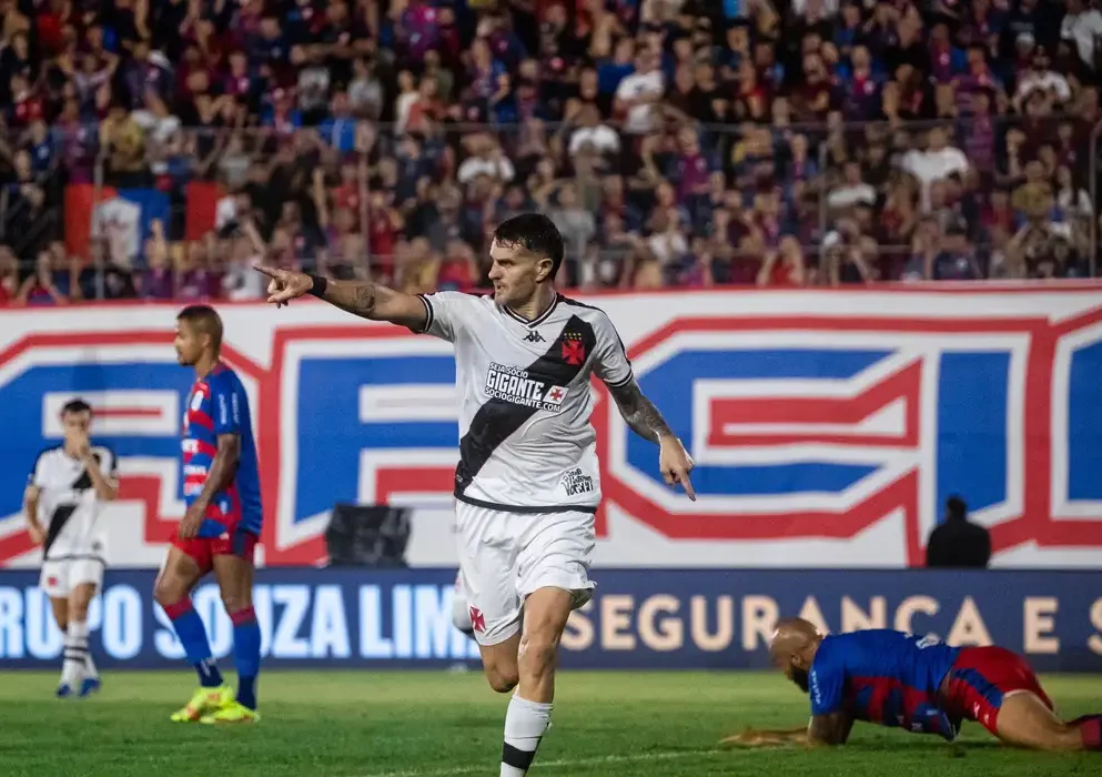 Vasco supera Marcílio Dias por 3 a 1 para avançar na Copa do Brasil