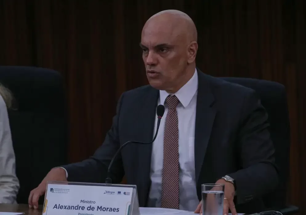 Moraes defende punição às big techs que induzirem voto