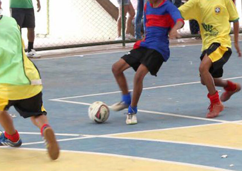 Escola do DF desliga alunos após caso de racismo em jogo de futsal