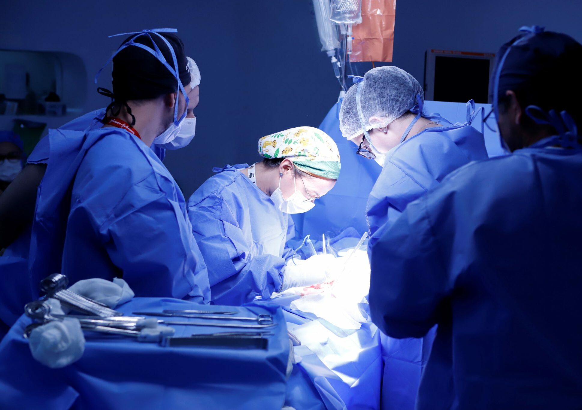GDF fecha contrato de R$ 1 milhão em materiais para cirurgias ortopédicas