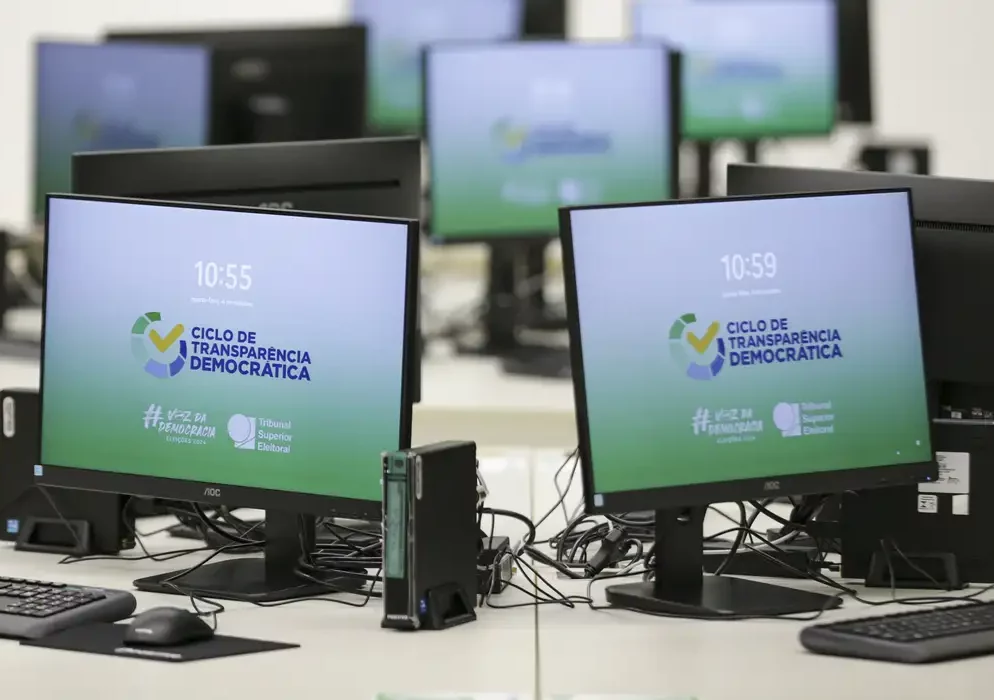 Eleições 2024: PF e universidade fazem teste em urnas eletrônicas