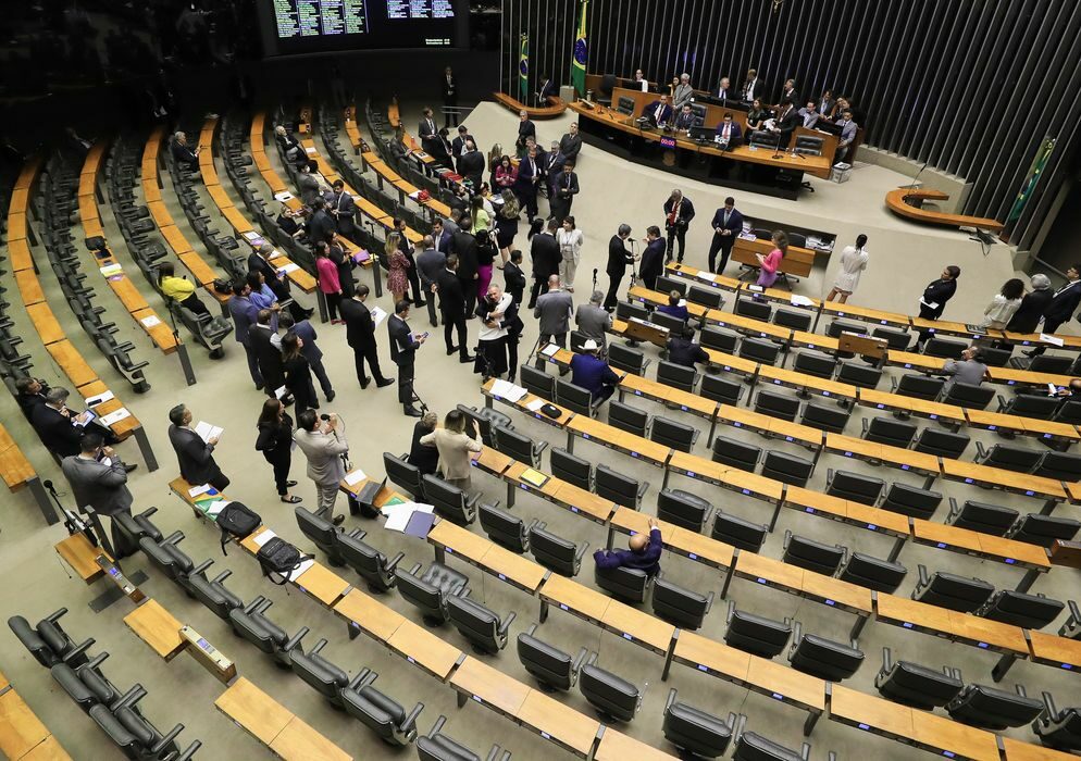 Câmara mantém dispensa de registro biométrico de deputados do RS