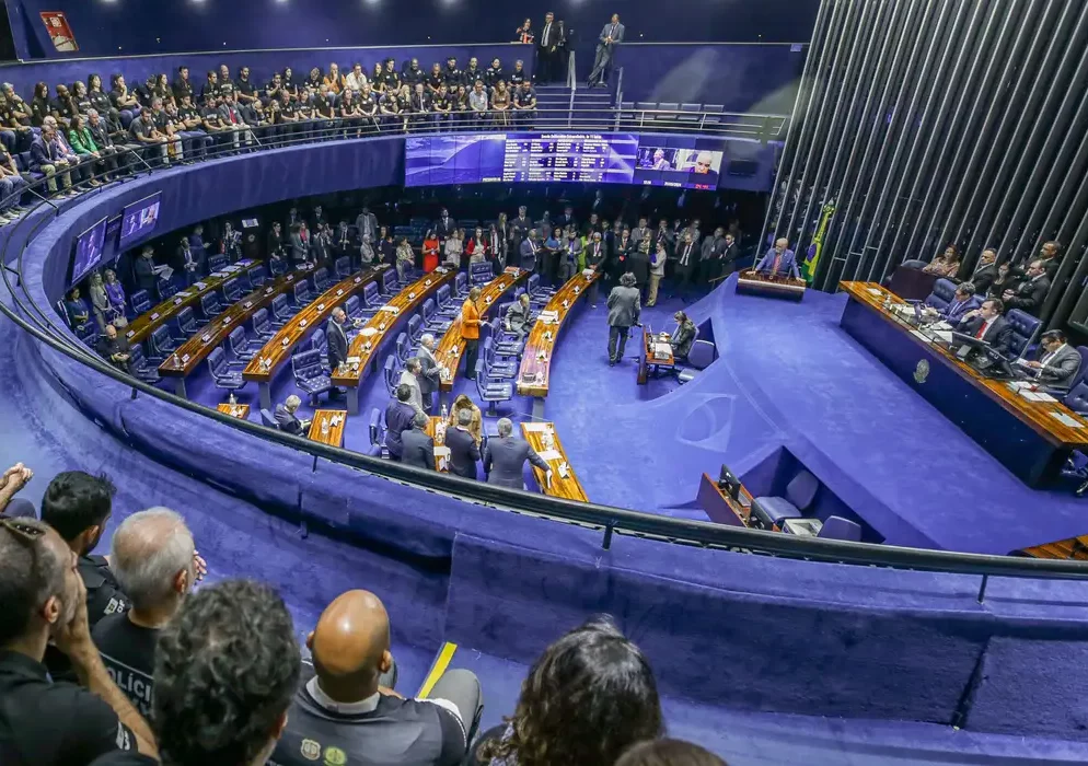 Medida prevê aumento para servidores da segurança, entre outros