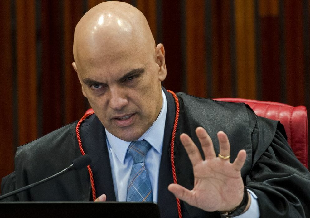 Moraes se declara impedido de julgar presos por ameaças a sua família