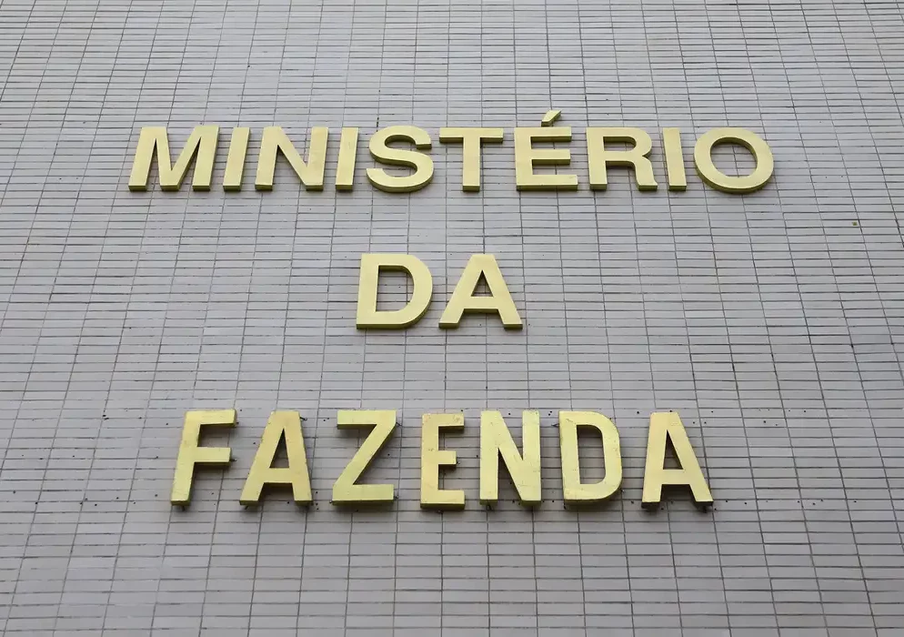 Em agosto do ano passado, dinheiro passou do FGTS para o Tesouro