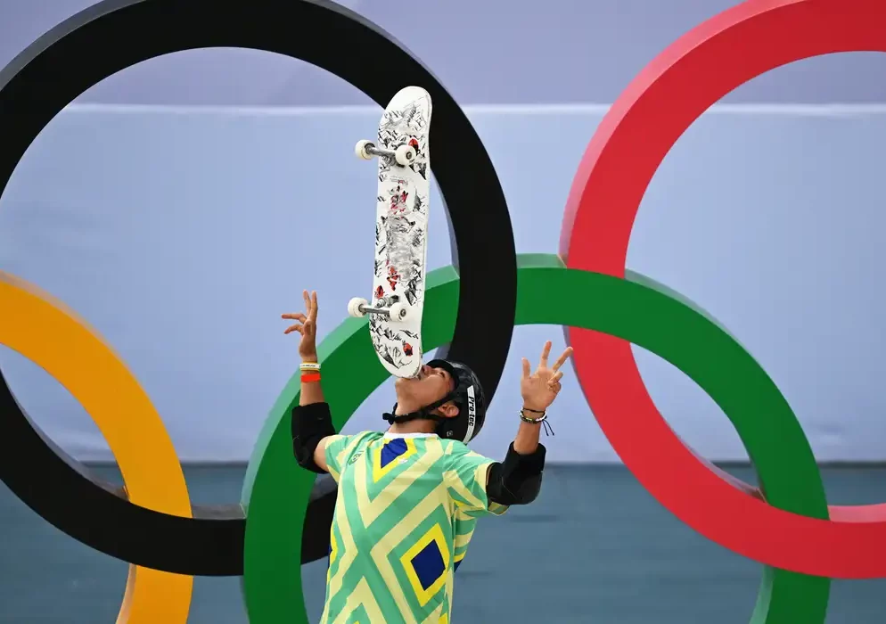 Pedro Barros, Augusto Akio e Luigi Cini vão disputar medalhas