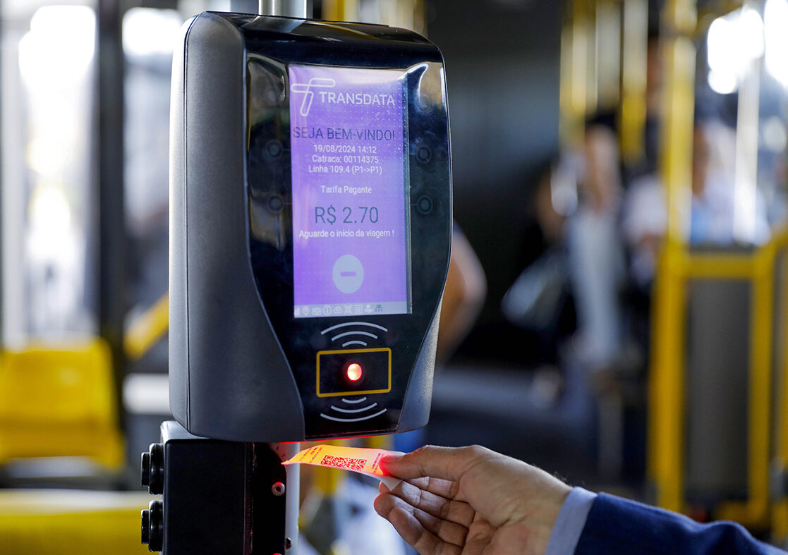 Modalidade que começou a valer na última quinta-feira (15) não permite a integração feita por quem tem o Cartão Mobilidade; atualmente, 151 linhas do DF já não aceitam dinheiro em espécie nos veículos