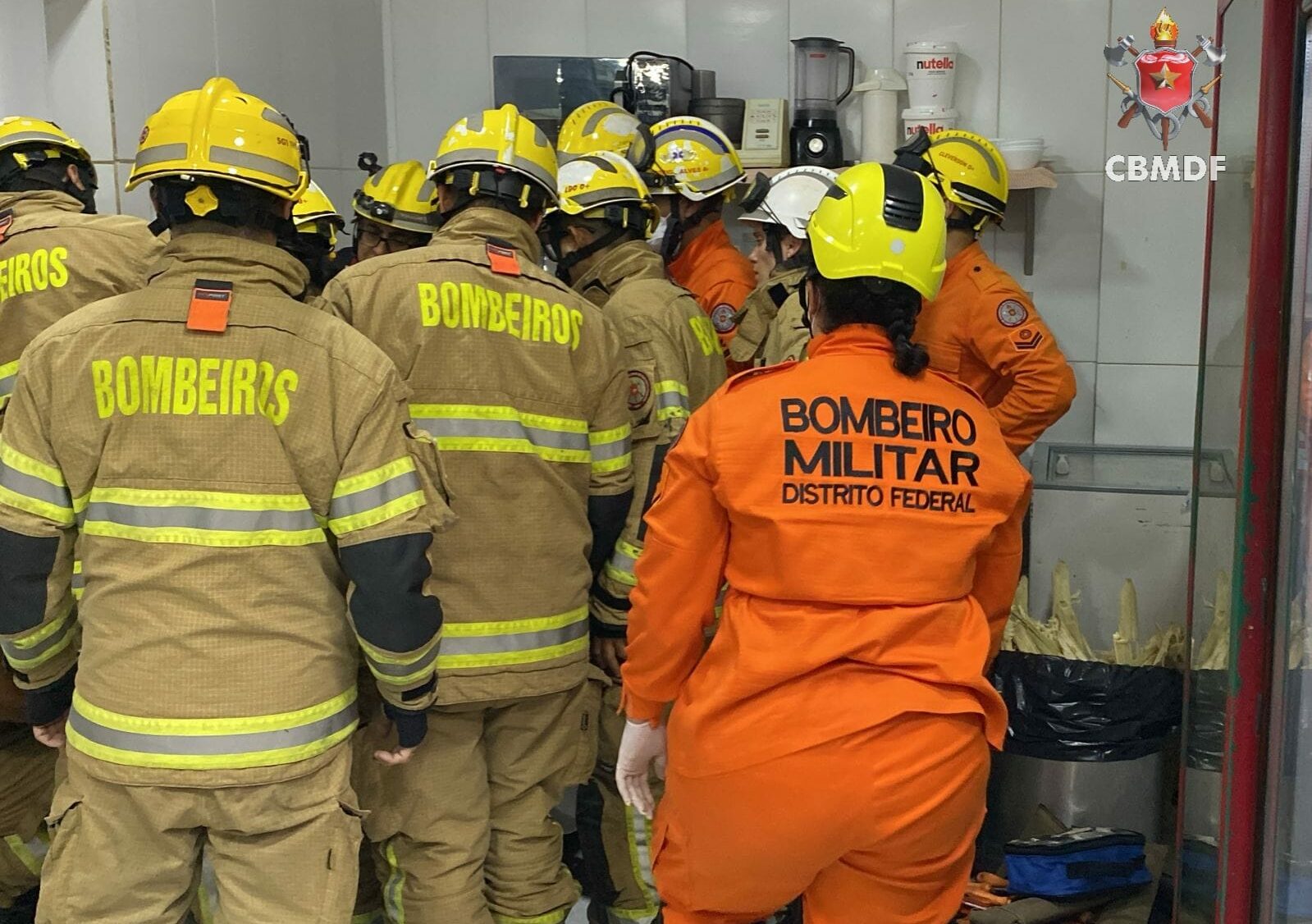 O jovem operava a máquina no momento do acidente - Foto: Divulgação CBMDF