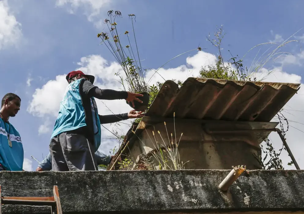 Vacina contra a doença está disponível para quem tem de 10 a 14 anos