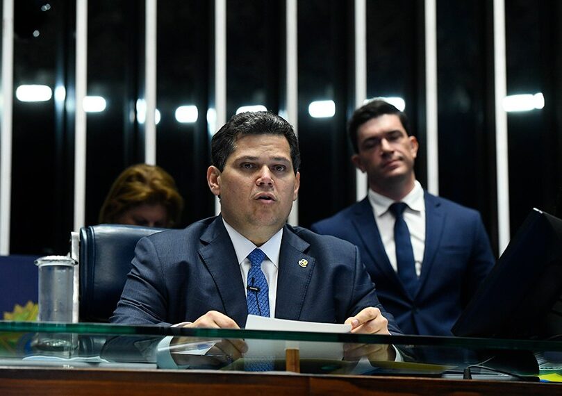 O presidente do Senado, Davi Alcolumbre, definirá com os líderes partidários a pauta de votações do Plenário