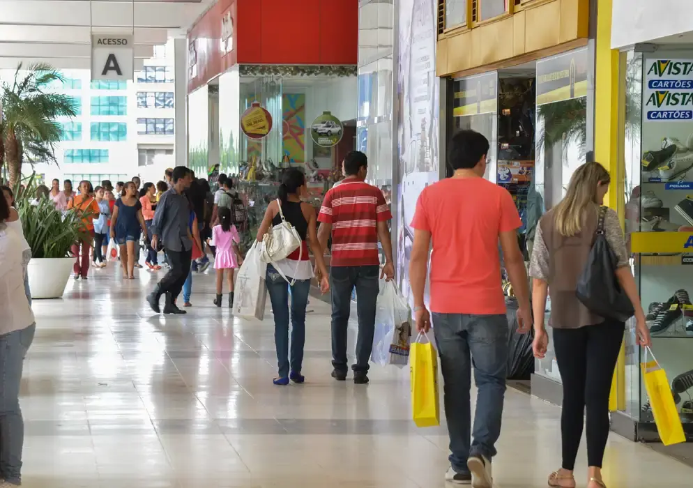 Data não é feriado no Brasil, mas ponto facultativo vai até às 14h